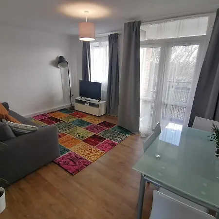 White City Apartment, Your London Stay